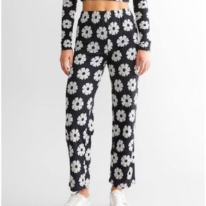 NEW BILLABONG Keep It Straight cropped pants Size: S(8)